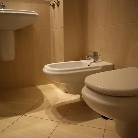 Wiktor Monte Cassino Z Garazem Apartament *